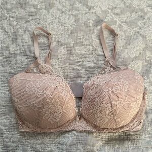Victoria's Secret Lace Bra in Soft Pink